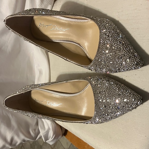 Amazing ! New Betsy Johnson all over rhinestone n sparkle shoes with thick 2.5” - Picture 13 of 13